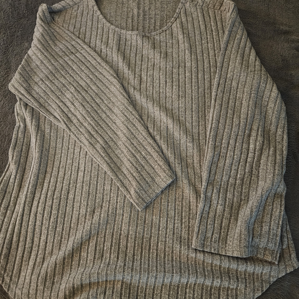 Gray Ribbed Knit Sweater, Leggings & Belt